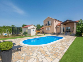 Luxurious Holiday Home in Policnik